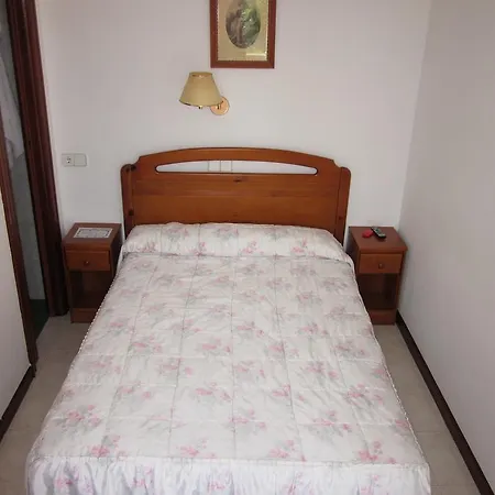 招待所 Lopez Azcona 3*