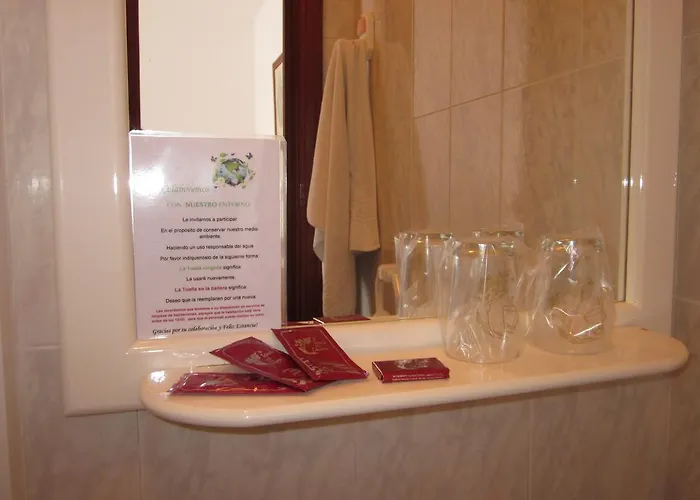 Habitaciones Lopez Azcona Pensionat 3*